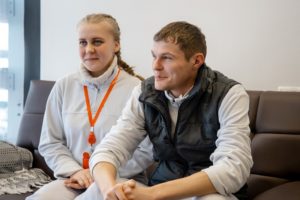 Семейные ценности без отрыва от производства: пара из Брянска совмещает карьеру и быт