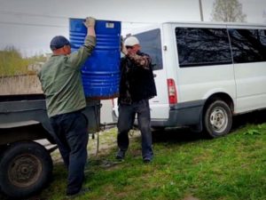 В Клинцах помогли застрявшему в городской канализации бобру