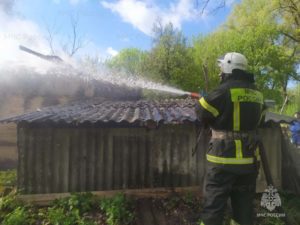 При пожаре на хуторе в Погарском районе погиб пожилой мужчина