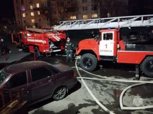 Квартира в Брянске загорелась из-за светильника на натяжном потолке