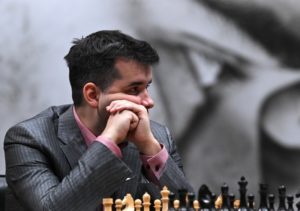 Ян Непомнящий вернул себе единоличное лидерство в турнире претендентов