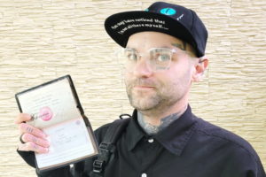 Житель Брянска нашёл свой украденный паспорт на свалке
