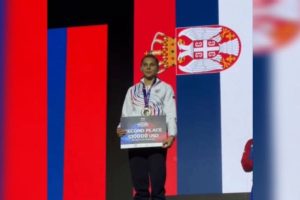 Елена Бабичева поздравила себя с днём рождения первой в истории брянского бокса медалью ЧЕ