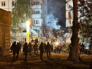 Трагедия в Белгороде: число погибших растёт, разбор завалов идёт непрерывно, ВСУ продолжают обстрелы города