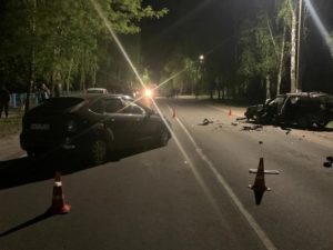ДТП в посёлке Локоть: два пьяных водителя в центре посёлка не поделили дорогу