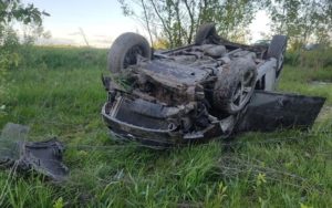 ДТП-перевёртыш под Почепом: иномарка опрокинулась в кювет, водитель погиб