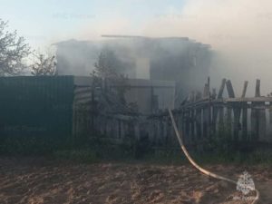В Ржанице под Жуковкой сгорел жилой дом с хозпостройками