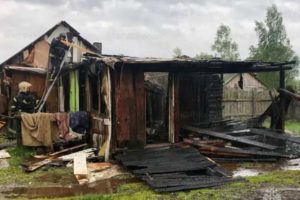 МЧС: в Радице-Крыловке под Брянском сгорел жилой дом, в Севске — автомобиль