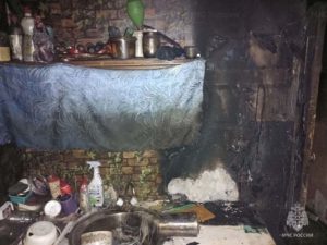 В Клинцах ночью из-за пожара в многоэтажке пришлось эвакуировать 17 человек