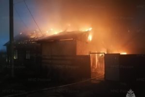 Пожар в Унечском районе: огнём уничтожен дом, жертв нет