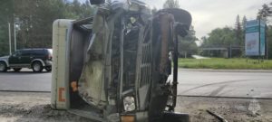 ДТП в Фокино: легковушка улетела в кювет, фургон перевернулся