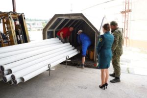 Брянские таможенники поделились с Минобороны России конфискованными полимерными трубами