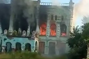 Историческое здание в Стародубе уничтожено огнём. Местным властям можно больше не беспокоиться о сохранении памятника архитектуры