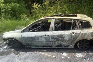 Пожар на брянской дороге: сгорело легковое авто, жертв нет