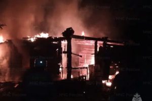 Пожар в Малом Полпино: огнём уничтожен частный дом