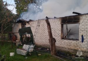 Пожар под Жуковкой: огонь уничтожил жилой дом, жертв нет