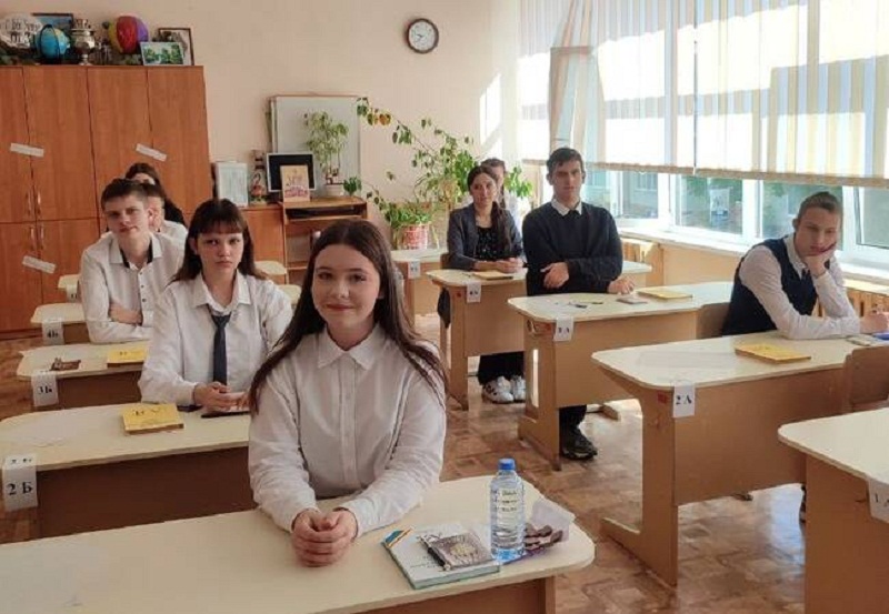 Девятиклассники брянских школ написали первый обязательный ОГЭ – по русскому языку