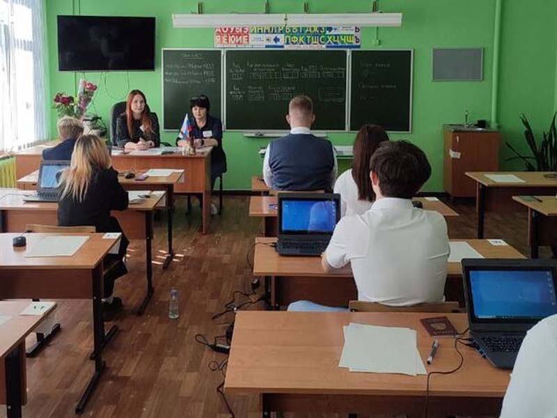 Более 5,2 тыс. брянских девятиклассников сдали ОГЭ по обществознанию, информатике и географии
