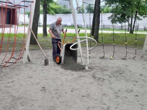 В парках Брянска планируют обустроить новые игровые площадки. За «народный» бюджет