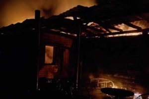 В Почепе в ночь на воскресенье дотла сгорел жилой дом
