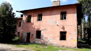 Брянские общественники требуют закрыть доступ к опасным и антисанитарным заброшкам в центре Фокинского района