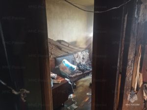 Пожар в Карачеве: выгорела квартира, погиб хозяин жилища