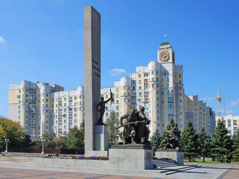 В Брянске 5 июля будут ограничены движение и парковка в районе площади Партизан