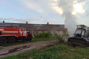 В карачевской деревне сгорел трактор