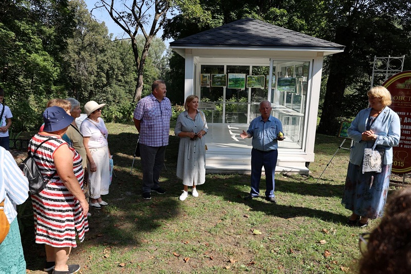 «Город и горожане» из Петербурга приехали на праздник Успения Пресвятой Богородицы в Овстуг