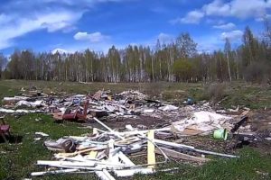 В Рогнединском районе под угрозой суда «разобрали» несанкционированную свалку