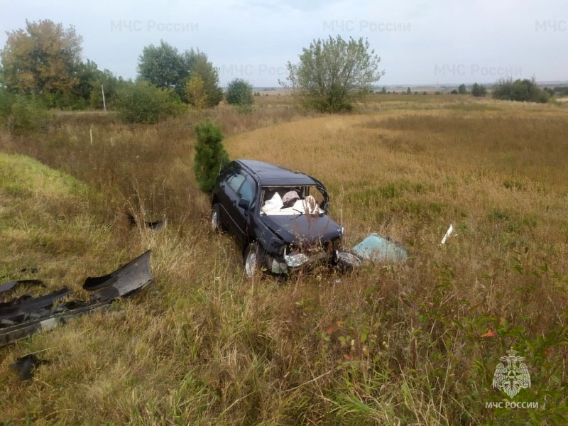 В лобовом ДТП на брянской трассе один человек погиб, ещё трое ранены