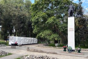 В Бежице обновят памятник воинам-сталелитейщикам и сквер Металлургов