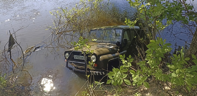 Водитель, утопивший под Брянском внедорожник с пассажиркой, получил пять лет колонии