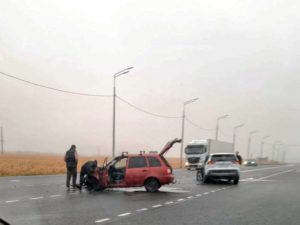 На трассе под Новозыбковом столкнулись две легковушки, два человека госпитализированы