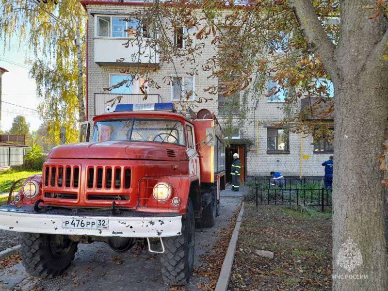 В Почепе выгорела кухня в многоэтажке, пострадавших нет — МЧС