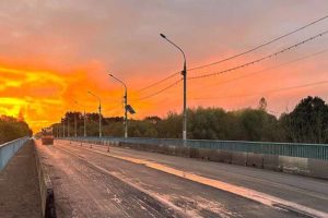 В Брянске за двое суток подновили Болвинский мост. На очереди ночная дорожная разметка