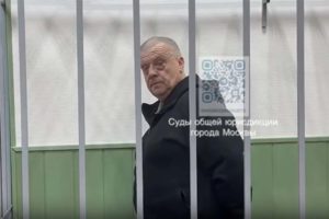 При обыске у брянского экс-замгубернатора Петроченко изъяли деньги и ценности