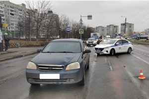 ДТП в Брянске: на переходе под колёса машины попал спешащий на учёбу школьник