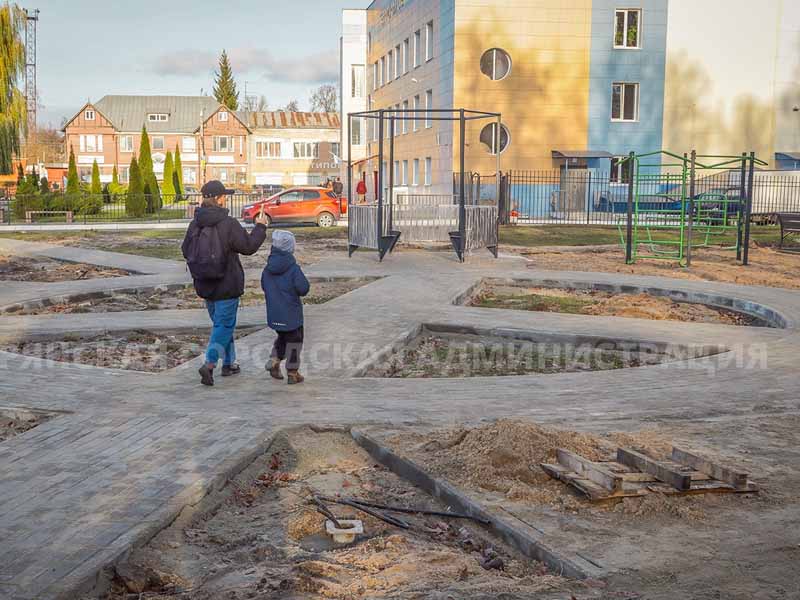 В парке Пушкина в Брянске обустраивают детский городок