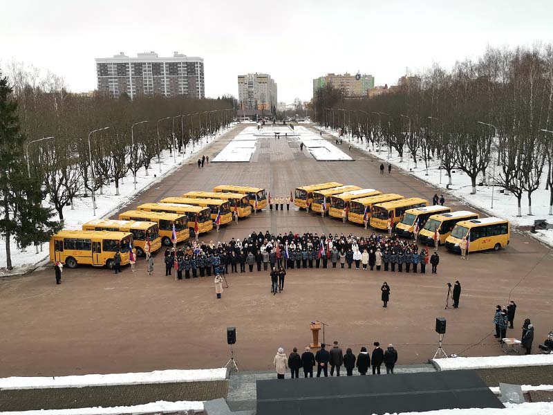 Брянские школы получили ещё 15 автобусов