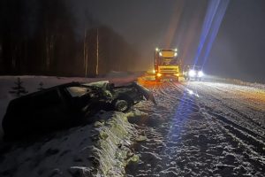 ДТП под Брянском:  легковая машина врезалась в цистерну, обе машины вылетели в кювет