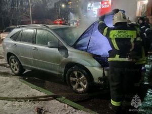 В Брянске по проезду Федюнинского загорелся автомобиль