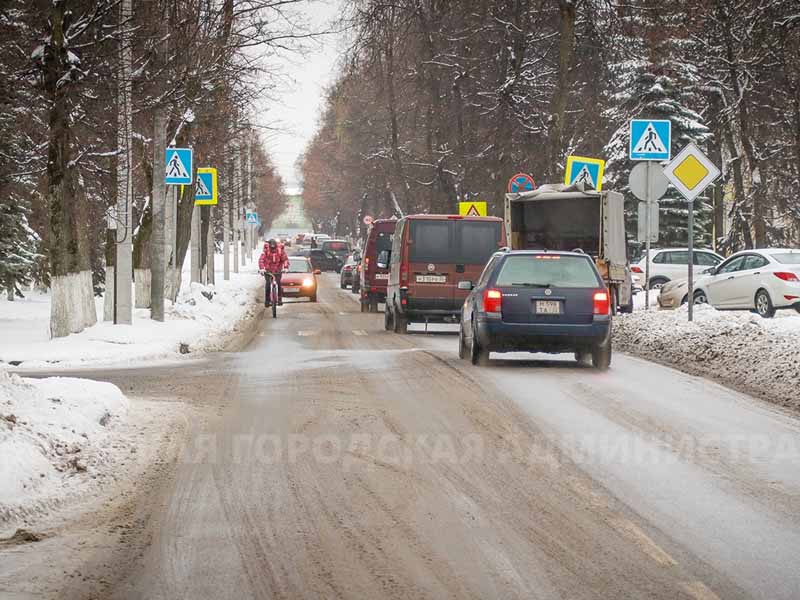 На километре отремонтированной Комсомольской в Бежице установили 35 новых дорожных знаков