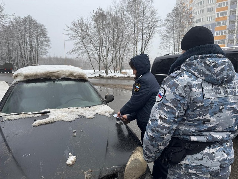 Итогом двухдневной «охоты» дорожной полиции на должников в Брянске стали 20 арестованных автомобилей