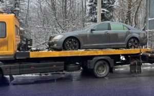 Карачевский автолюбитель оплатил полторы сотни штрафов ГИБДД только после ареста автомобиля