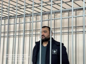 Вахтовик из Брянска попал под суд в Курчатове за нападение с ножом на коллегу