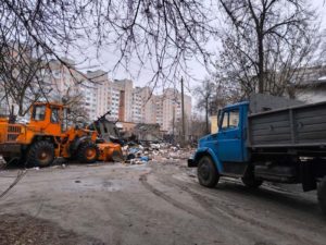 Власти Брянска, пользуясь оттепелью, провели первую в году санитарную пятницу